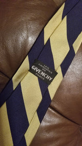 Les Cravates de Givenchy