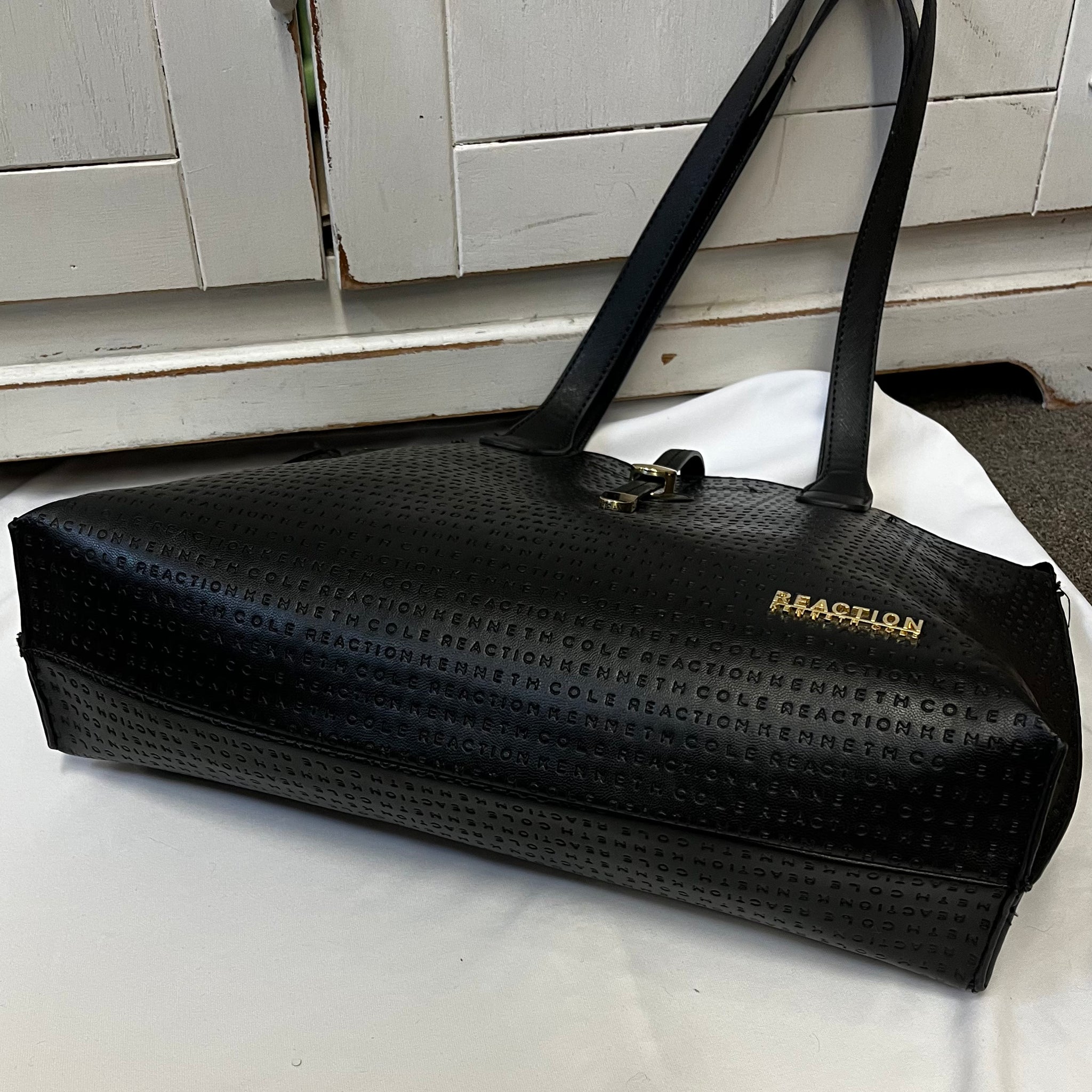 Kenneth cole 2025 reaction black tote